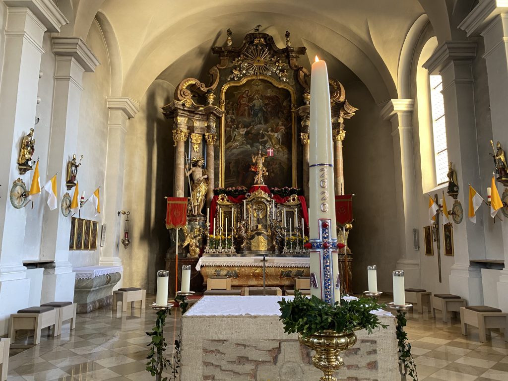 Osterschmuck in der Pfarrkirche